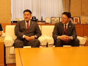 近鉄花園ライナーズ 東大阪市長表敬訪問