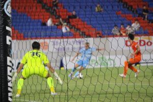 FC大阪、伊佐＆住田のゴールで愛媛FCを撃破！花園で2-1勝利