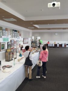 東大阪市老人クラブ連合会「第47回趣味の作品展」開催中！